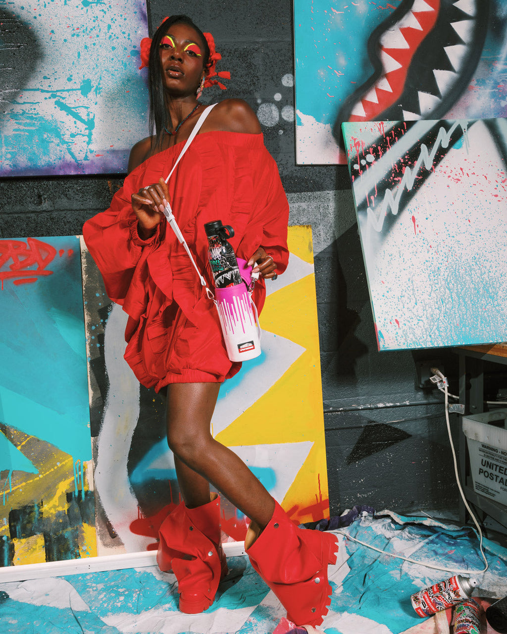 SPRAYGROUND Wynwood Walls Collab Water Bottle Or Spraycan Holder (Wht/Pnk) — product image 6