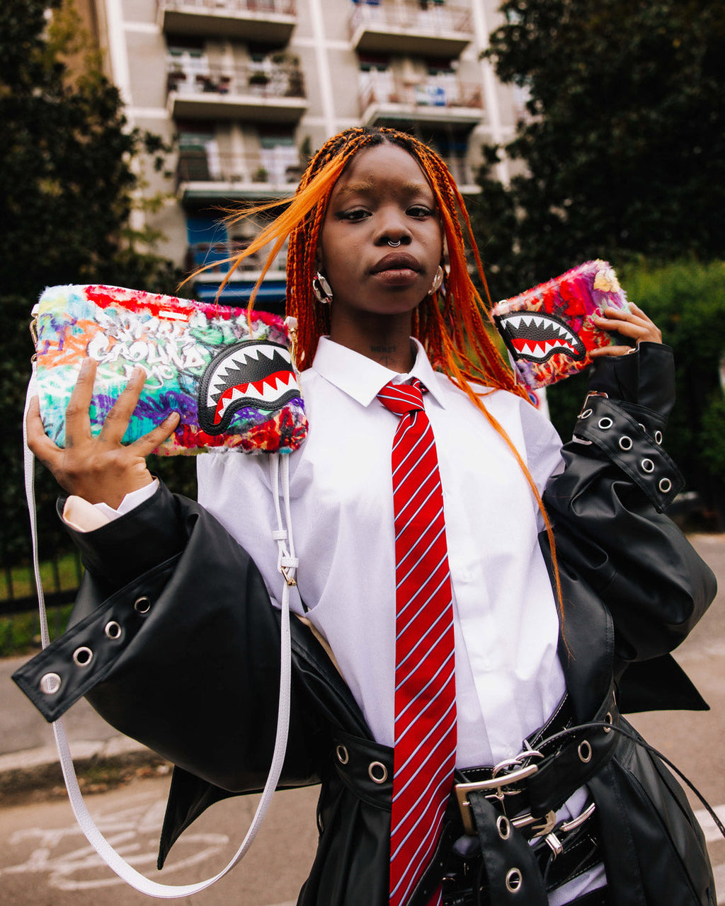 SPRAYGROUND Le Monde Des Graffitis Crossover Clutch — product image 4