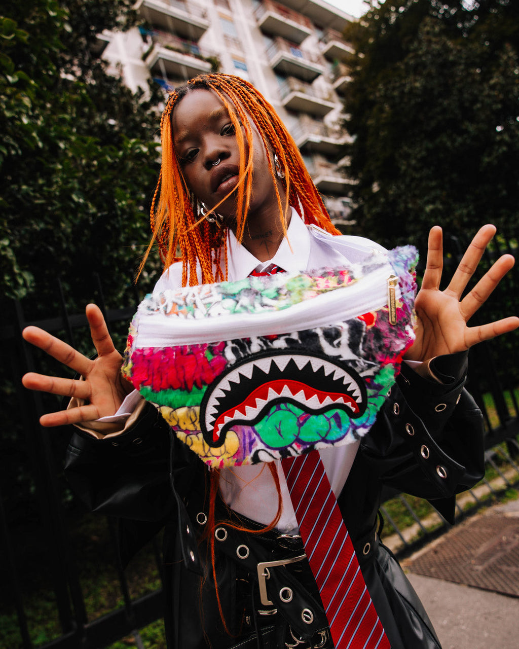 SPRAYGROUND Le Monde Des Graffitis Savvy Crossbody — product image 4