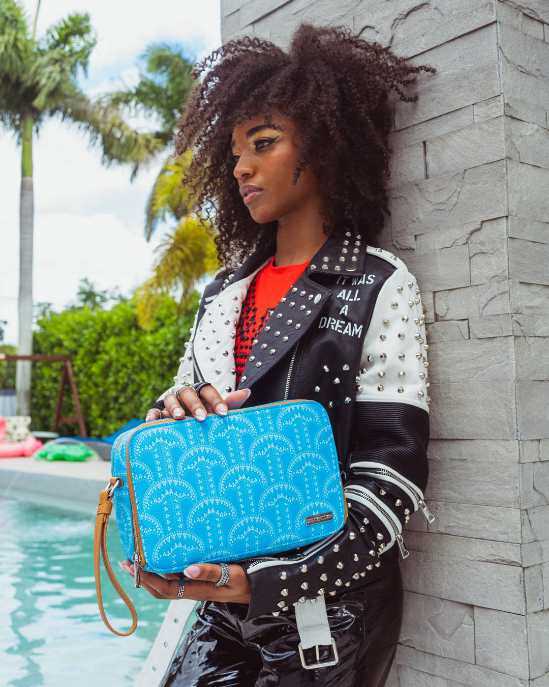 SPRAYGROUND Illuchains Turq Toiletry Bag — product image 2