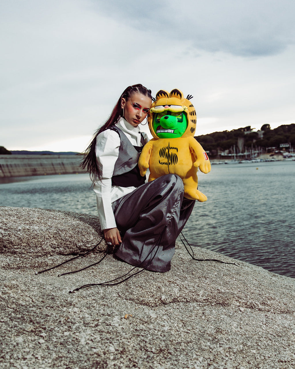 SPRAYGROUND Garfield Moneybear Suit Teddybear Backpack — product image 2